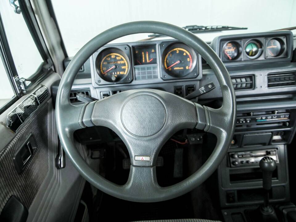 Image 8/50 of Mitsubishi Shogun TD (1987)