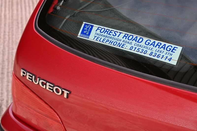 Image 22/50 of Peugeot 106 1.6 GTI 16V (1998)