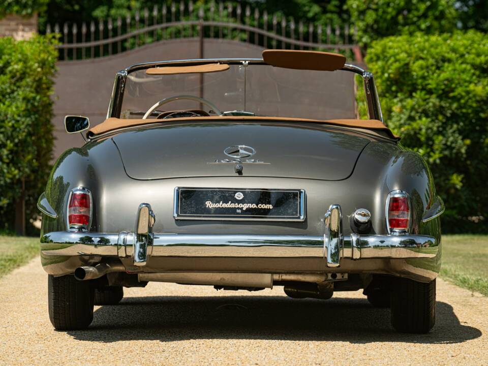Imagen 11/50 de Mercedes-Benz 190 SL (1962)