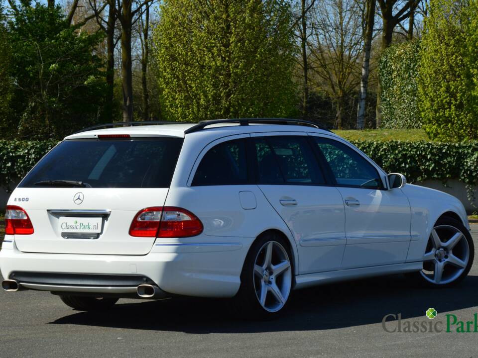 Image 5/50 of Mercedes-Benz E 500 T (2004)