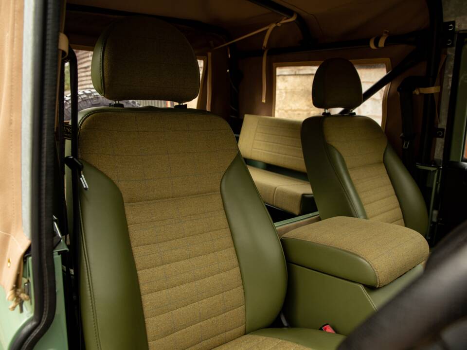 Bild 28/50 von Land Rover Defender 90 TD4 (2008)