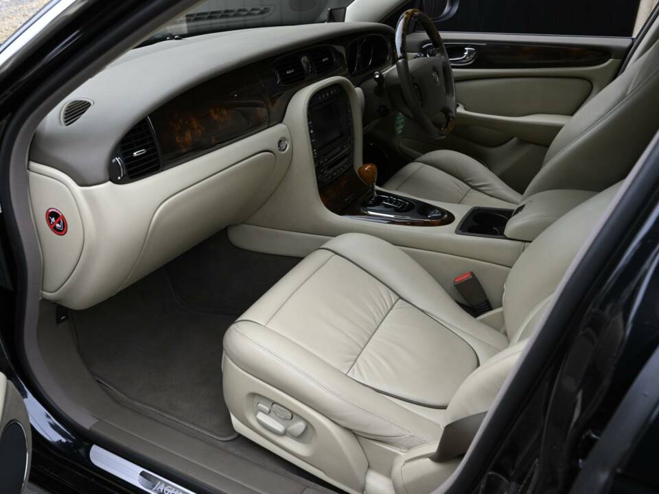 Image 50/50 of Jaguar XJ 8 4.2 (2006)