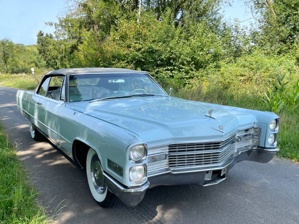 Bild 5/16 von Cadillac DeVille Convertible (1966)