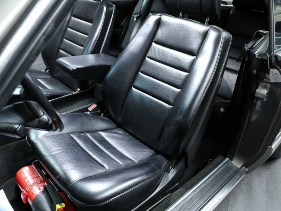Image 11/30 of Mercedes-Benz 560 SEC (1988)