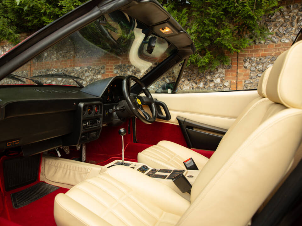 Immagine 4/49 di Ferrari 328 GTS (1988)
