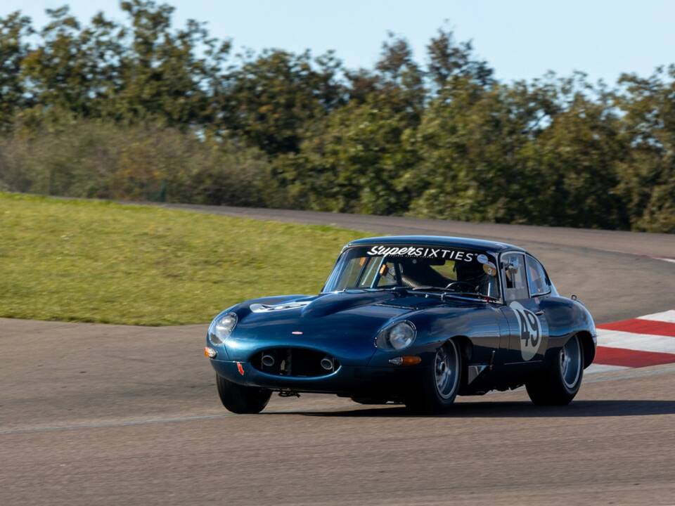 Bild 18/20 von Jaguar E-Type "Semi-Lightweight" (1963)