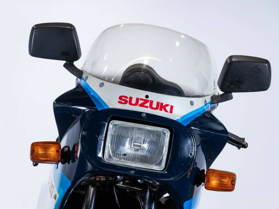 Bild 42/50 von Suzuki GSX-R 1100 (1986)