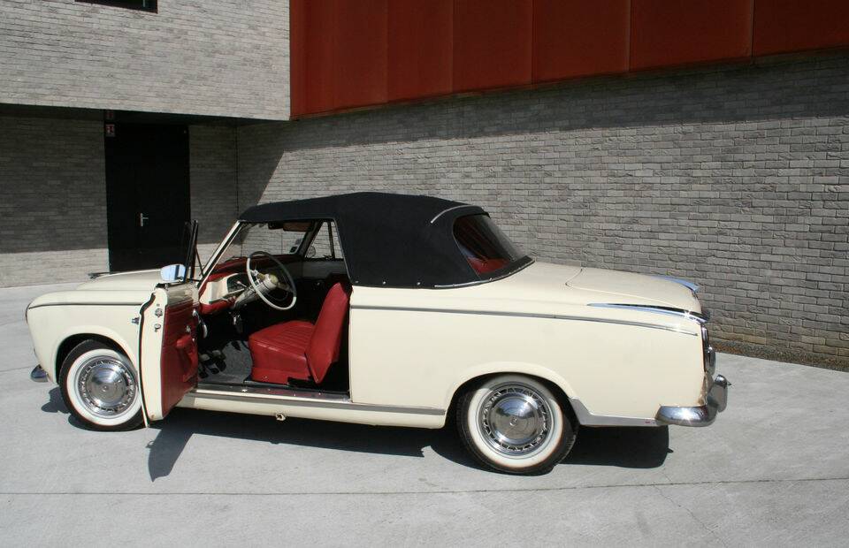 Image 7/8 de Peugeot 403 C (1960)