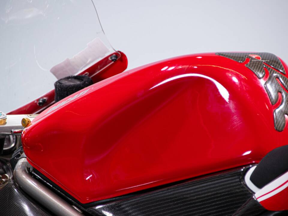Immagine 8/50 di Ducati DUMMY (1999)