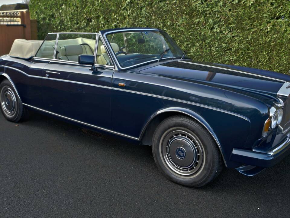 Image 5/50 of Rolls-Royce Corniche III (1990)