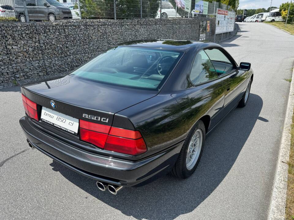 Image 7/37 of BMW 850i (1991)
