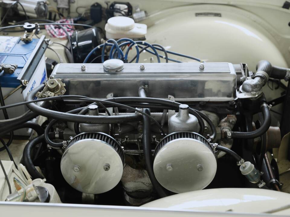 Bild 33/44 von Triumph TR 250 (1968)