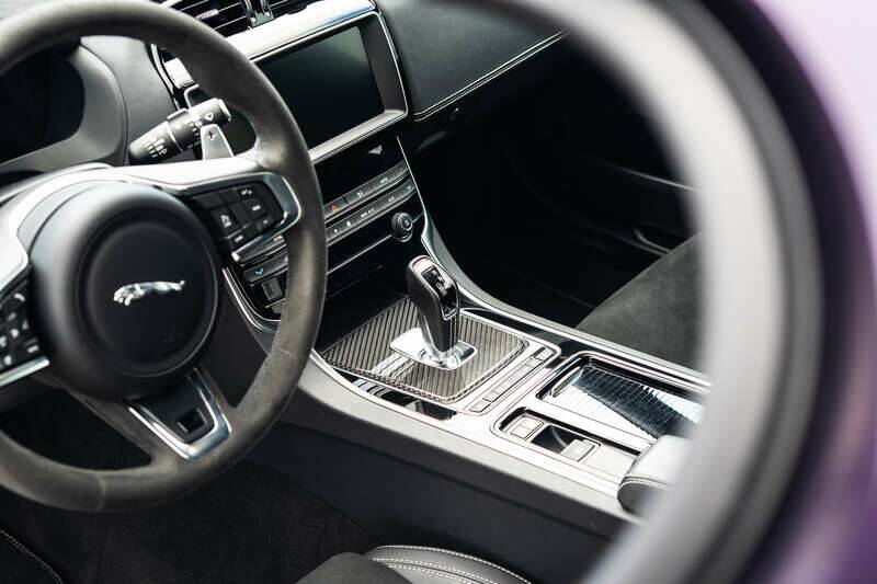 Image 16/50 of Jaguar XE SV Project 8 (2018)