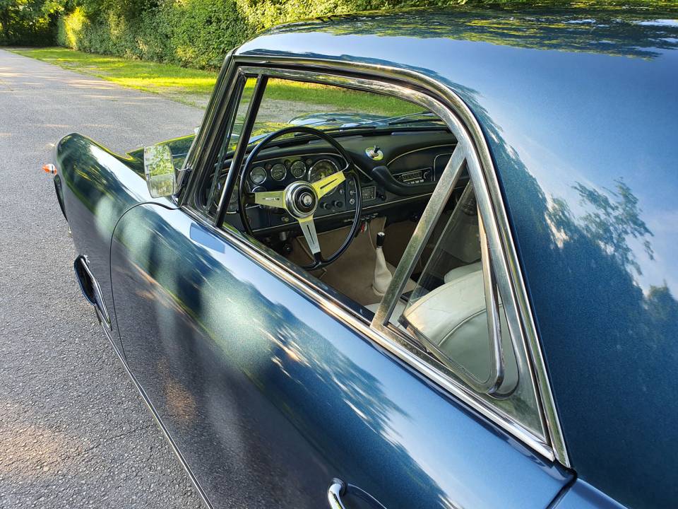 Image 23/58 of Maserati 3500 GTI Touring (1963)