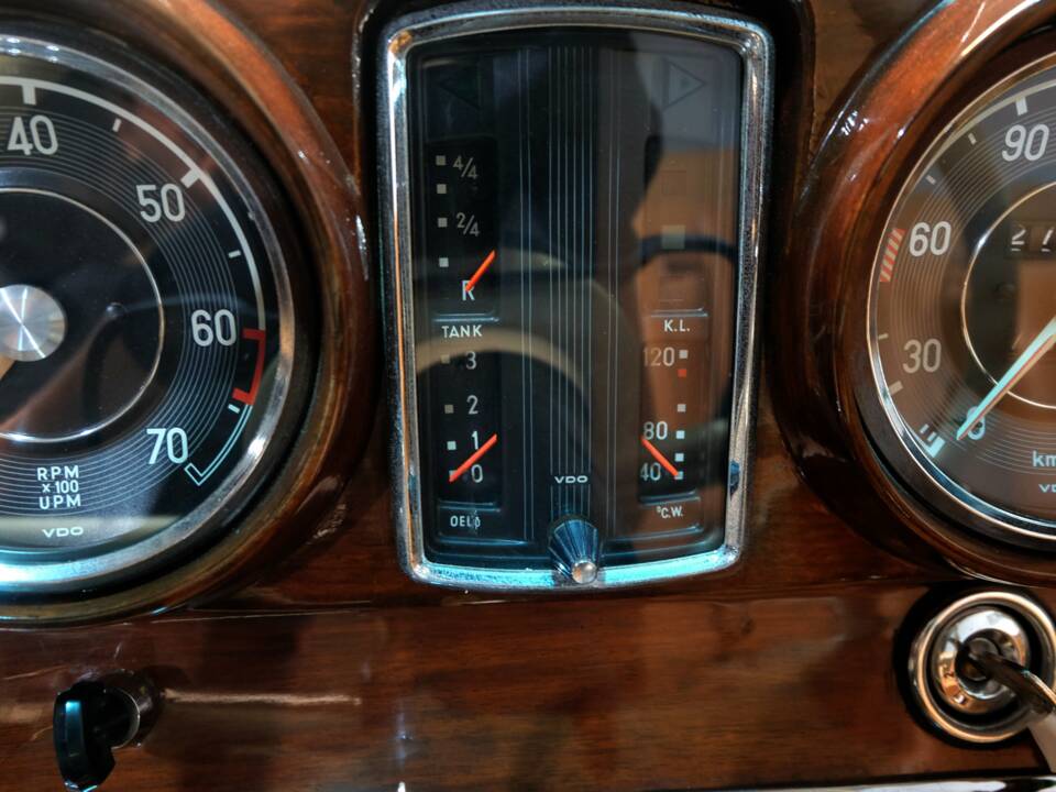 Bild 7/34 von Mercedes-Benz 220 SE b (1963)