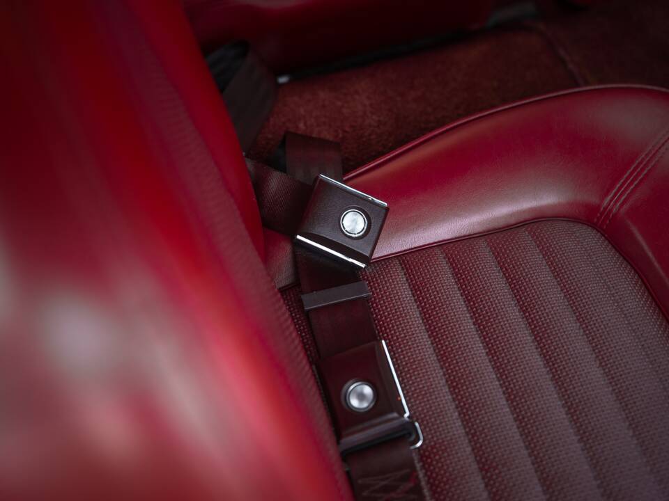 Image 44/53 of Ford Mustang 200 (1966)