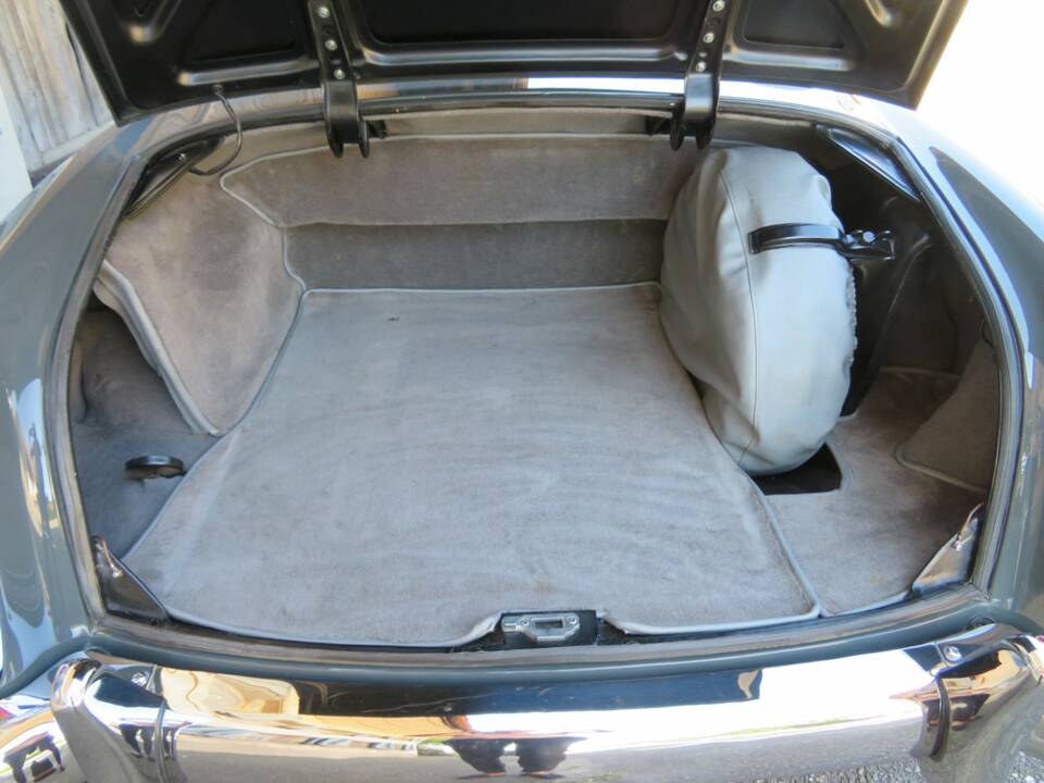 Image 16/25 of Mercedes-Benz 220 S Cabriolet (1957)