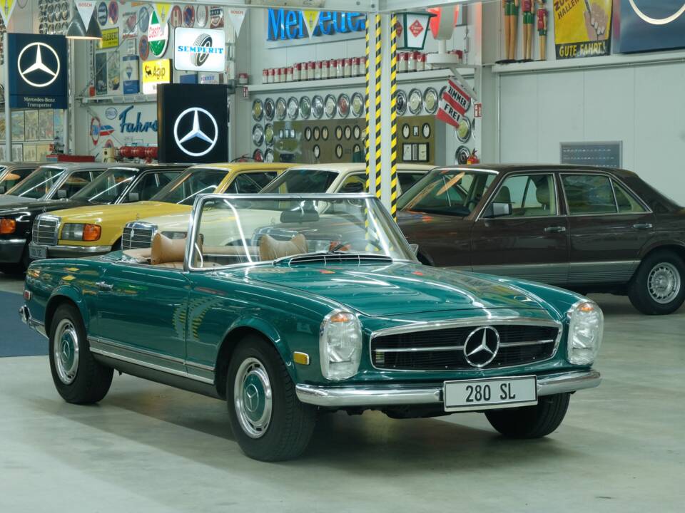 Image 17/50 de Mercedes-Benz 280 SL (1968)
