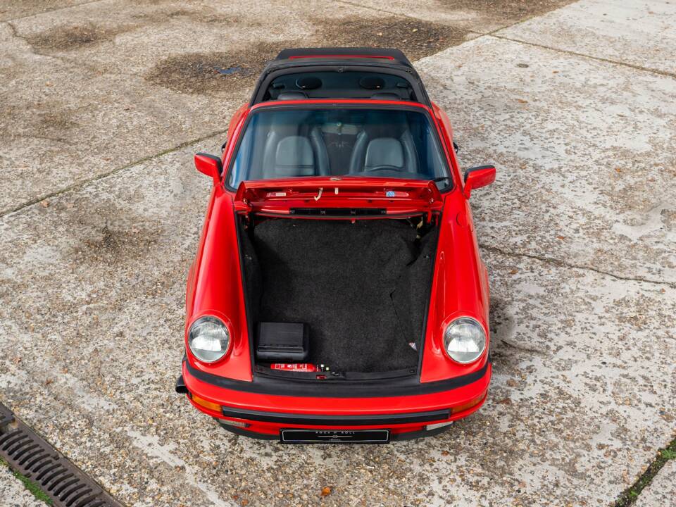 Bild 29/35 von Porsche 911 Carrera 3.2 (1987)