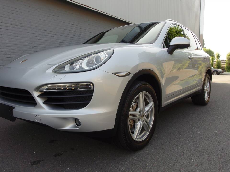 Image 24/98 of Porsche Cayenne S (2010)