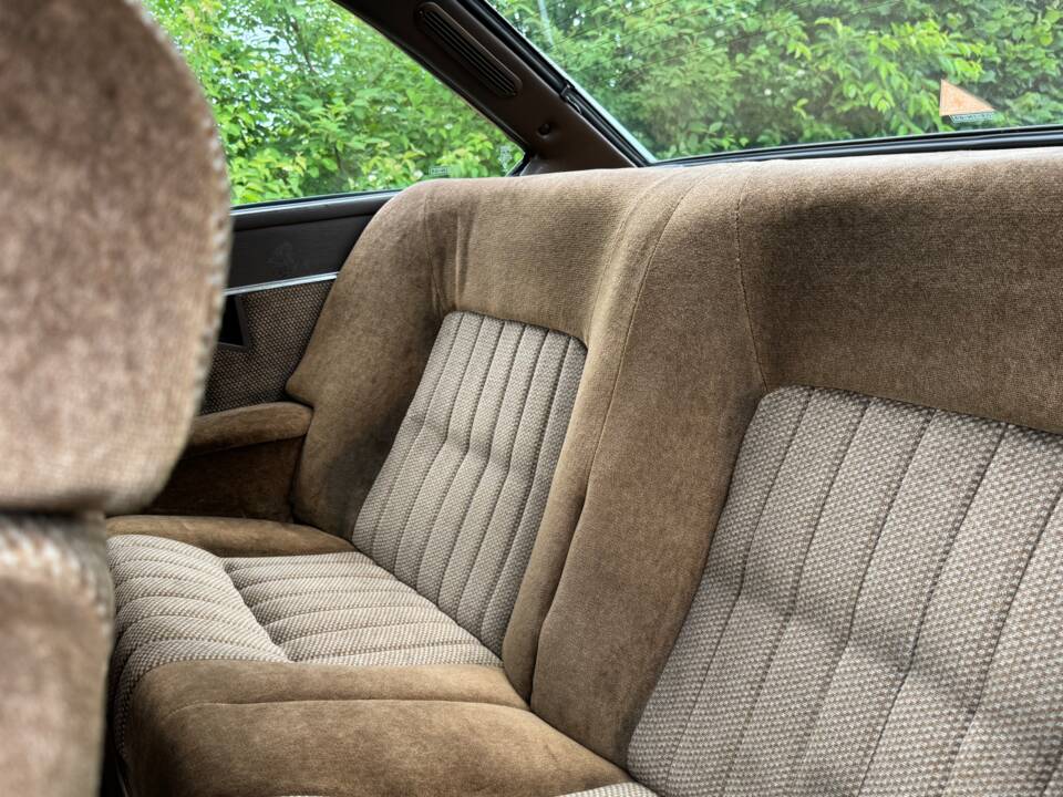 Bild 17/35 von Peugeot 504 Coupé (1983)