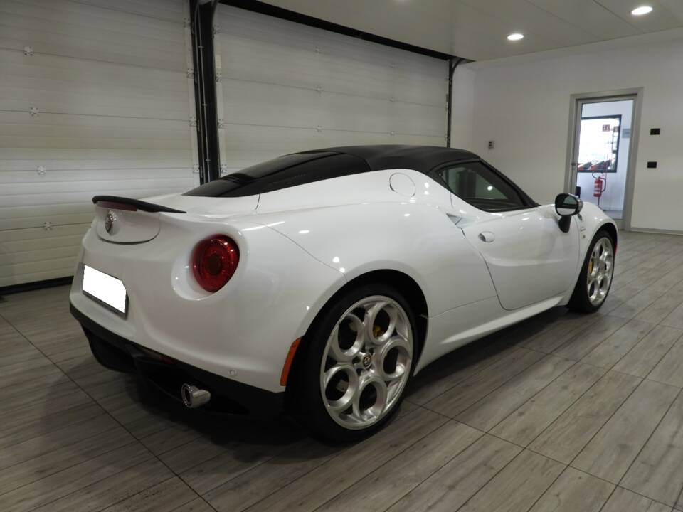 Image 4/15 of Alfa Romeo 4C (2014)