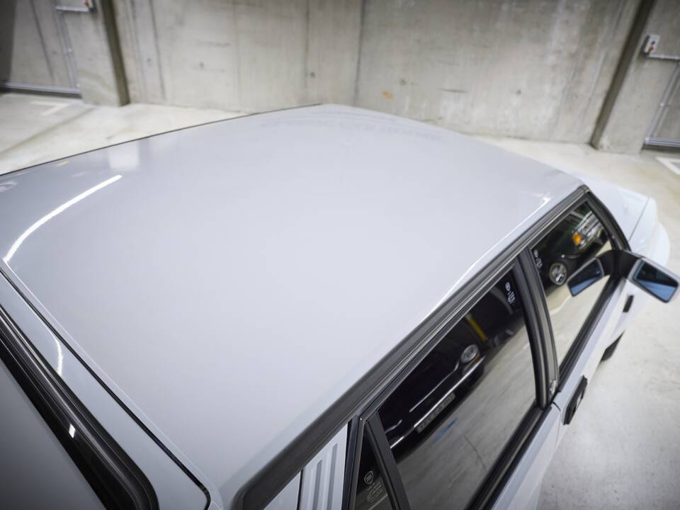 Image 85/93 of Lancia Delta HF Integrale Evoluzione I (1992)
