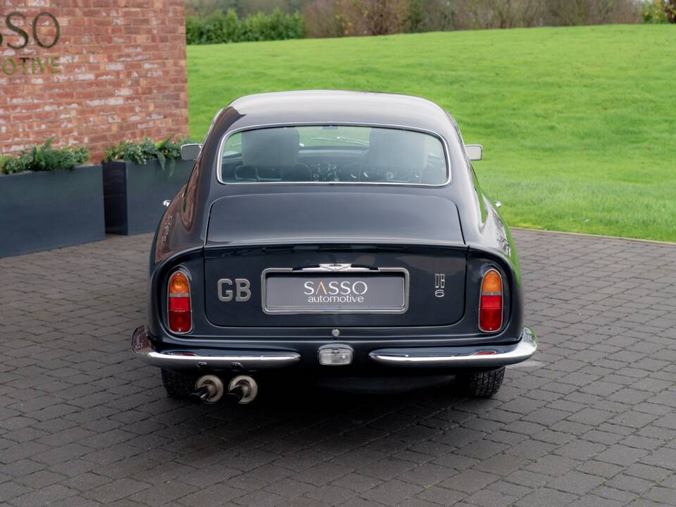 Image 35/79 of Aston Martin DB 6 (1968)