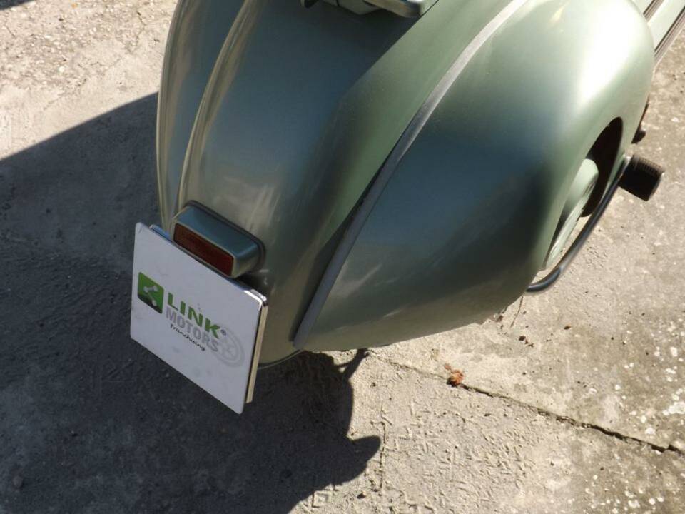 Image 11/44 de Piaggio Vespa 125 (1951)