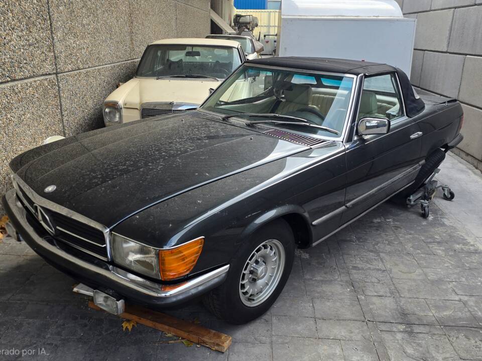 Immagine 31/34 di Mercedes-Benz 500 SL (1980)