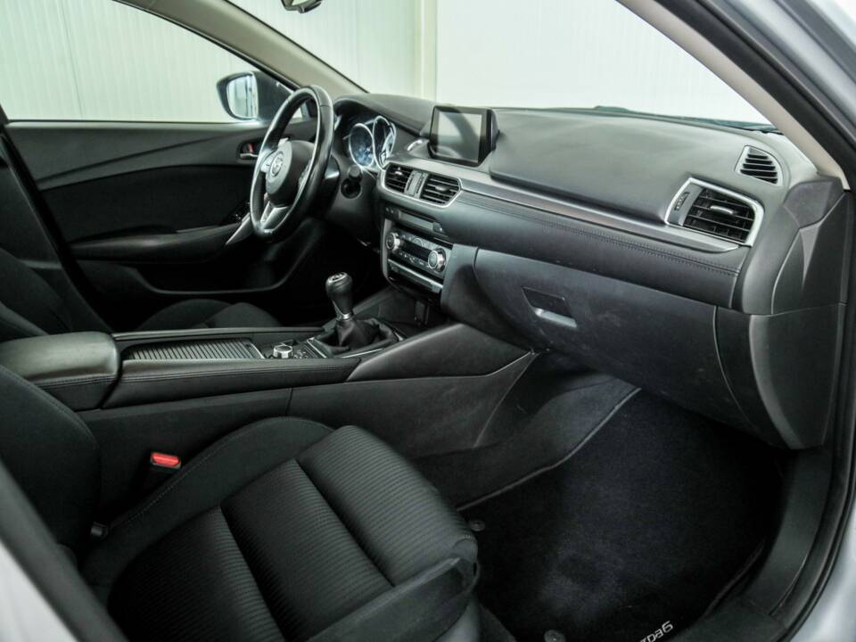 Imagen 12/50 de Mazda 6 Sport Kombi 2.0 Skyactiv-G (2016)