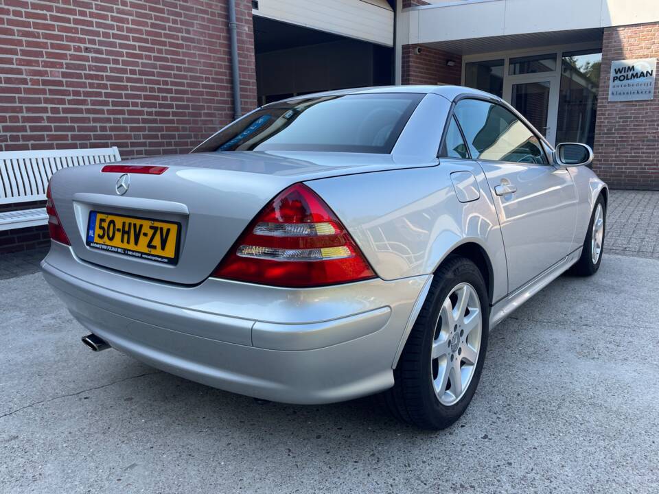 Imagen 4/26 de Mercedes-Benz SLK 200 Kompressor (2002)