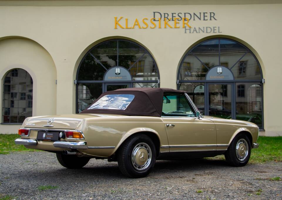 Image 31/56 de Mercedes-Benz 280 SL (1970)