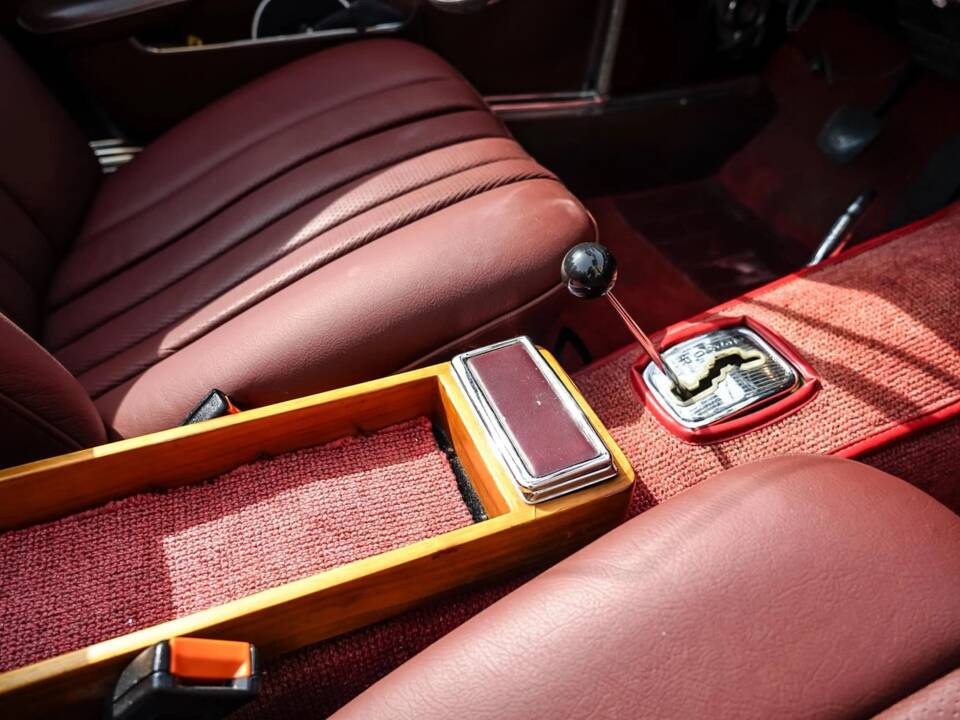 Afbeelding 11/12 van Mercedes-Benz 250 S (1967)