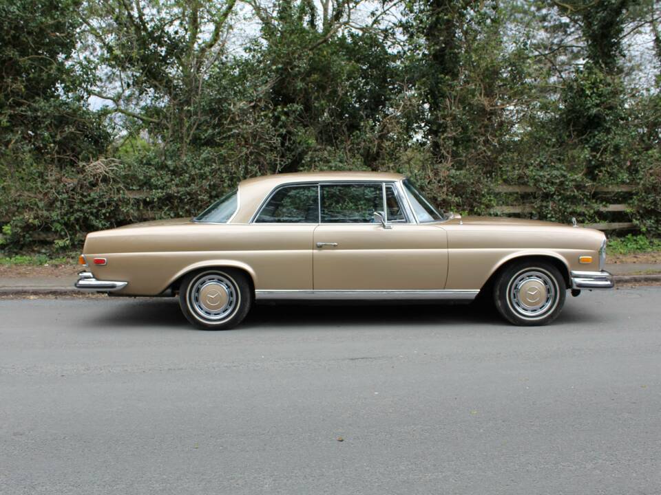 Image 7/16 of Mercedes-Benz 280 SE 3,5 (1971)