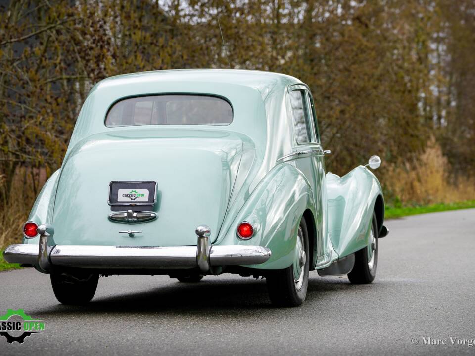 Image 41/46 of Bentley R-Type (1953)