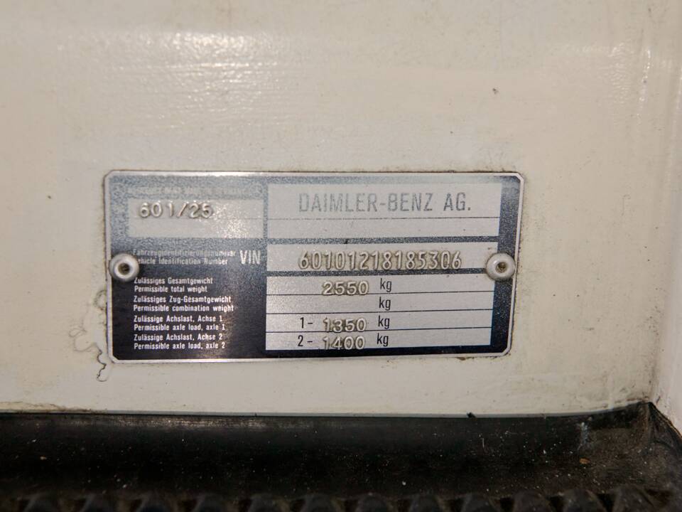 Image 39/43 of Mercedes-Benz T1 208 (1981)