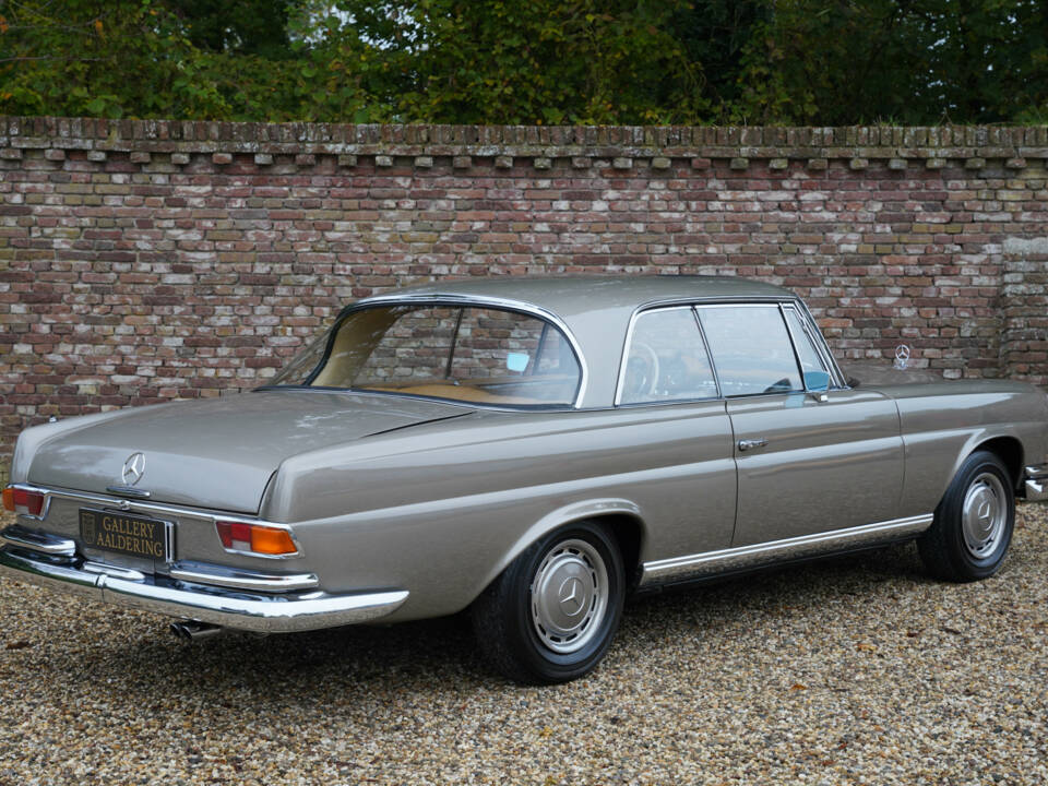 Image 40/50 of Mercedes-Benz 280 SE (1968)