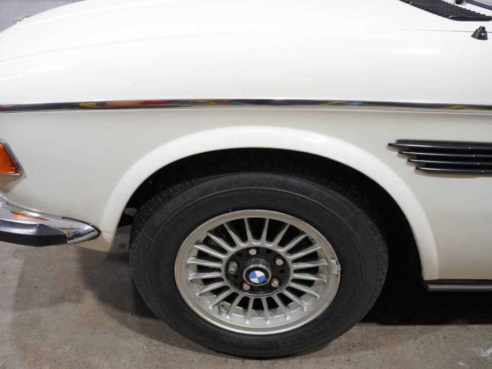 Image 16/22 of BMW 3.0 CS (1974)