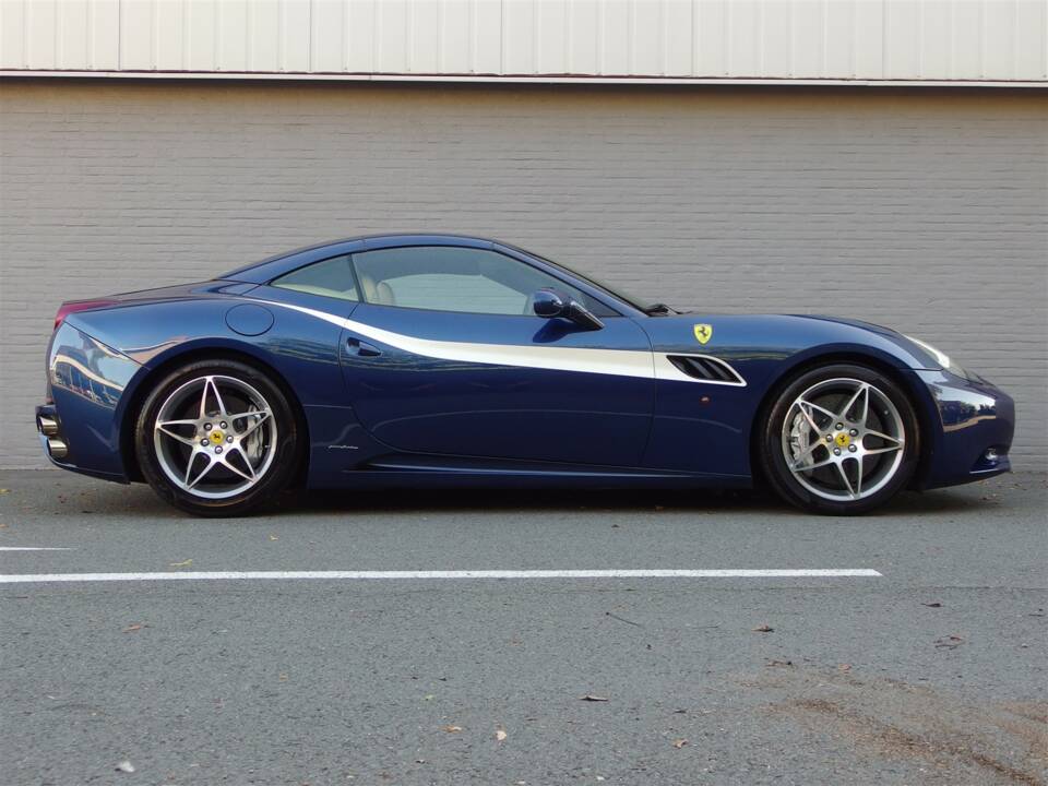 Bild 6/99 von Ferrari California (2009)