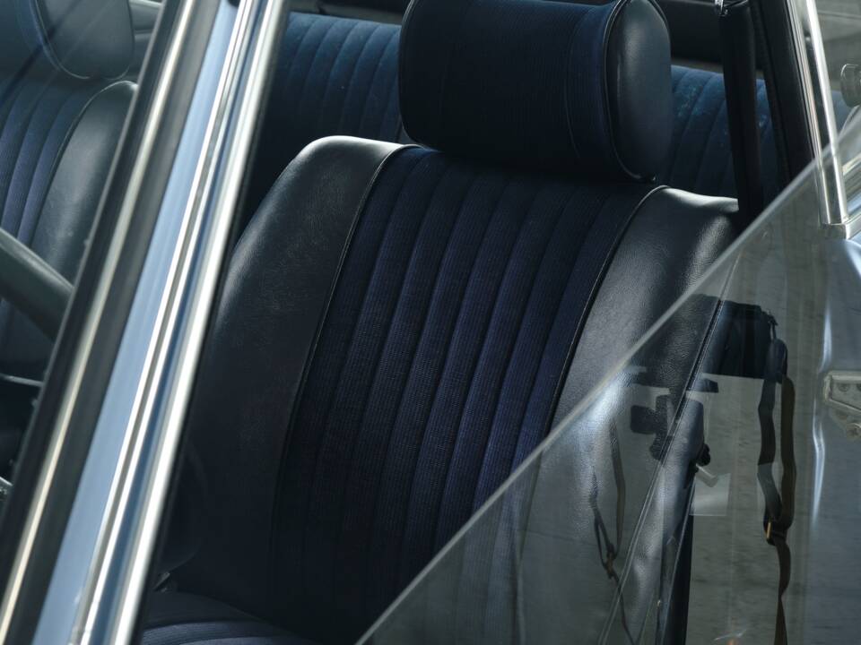 Bild 44/50 von BMW 2002 Baur (1975)