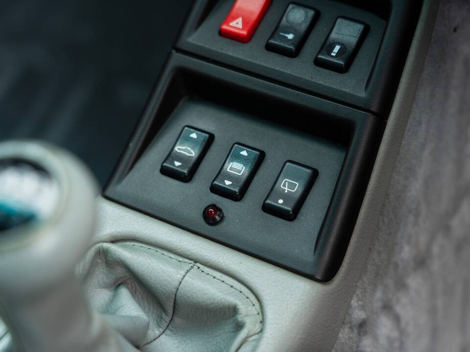 Image 31/68 of Porsche 911 Carrera (1997)