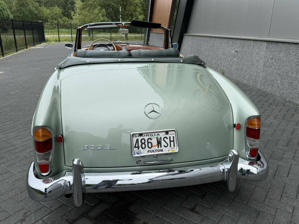 Image 13/50 of Mercedes-Benz 220 S Cabriolet (1958)