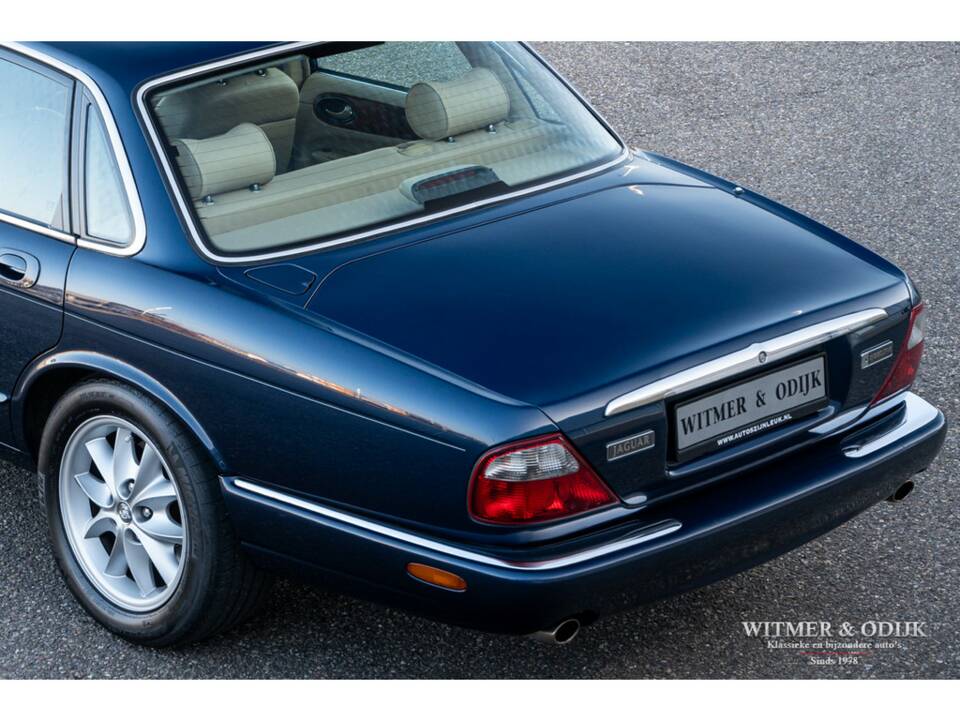 Bild 22/34 von Jaguar XJ 8 4.0 Executive (1999)