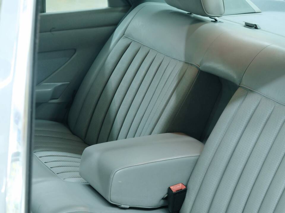 Bild 35/50 von Mercedes-Benz 300 SEL (1986)
