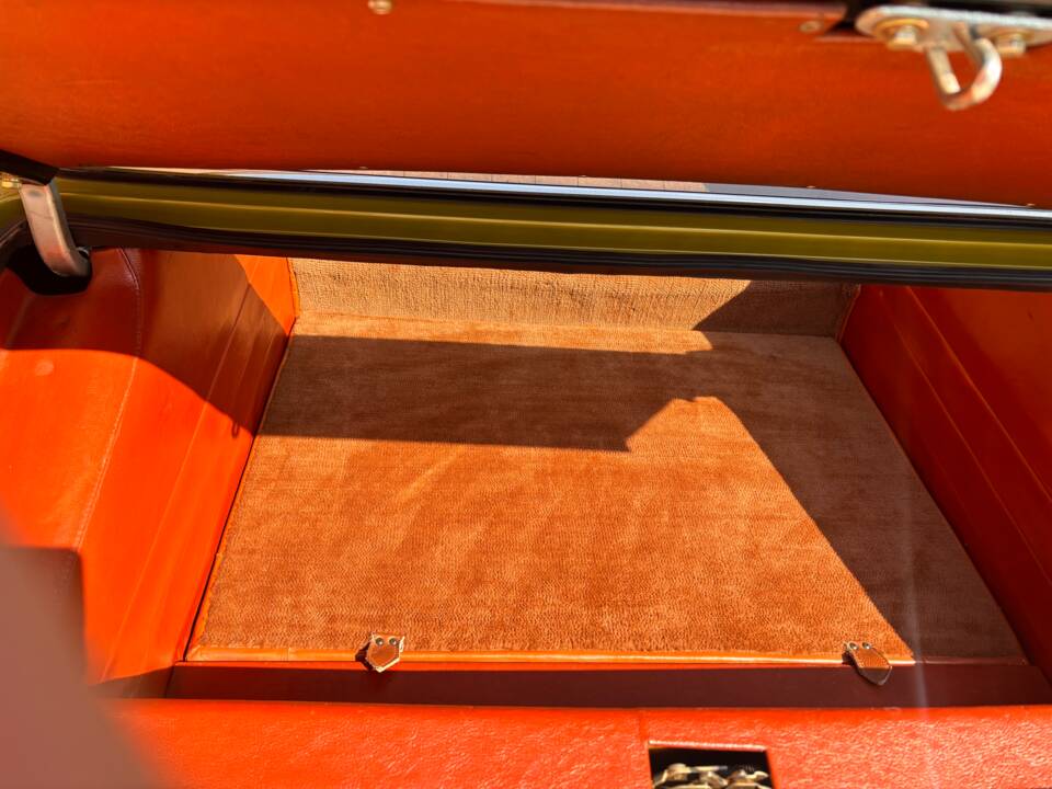 Image 11/13 of Maserati Ghibli (1970)