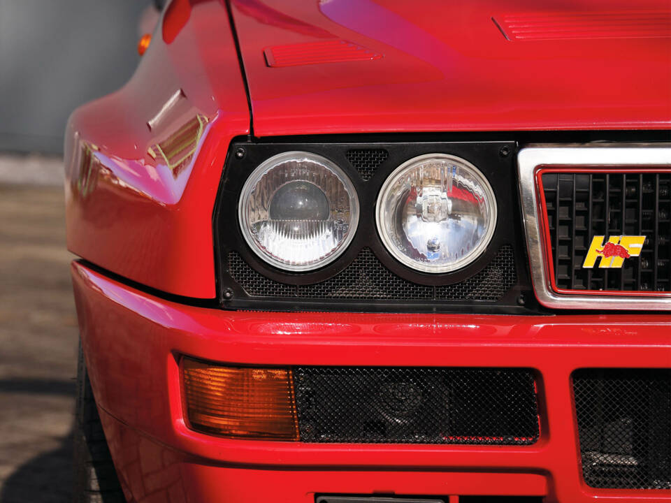 Afbeelding 21/58 van Lancia Delta HF Integrale Evoluzione I (1991)