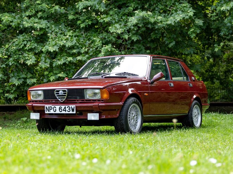Afbeelding 1/46 van Alfa Romeo Giulietta 2.0 (1981)