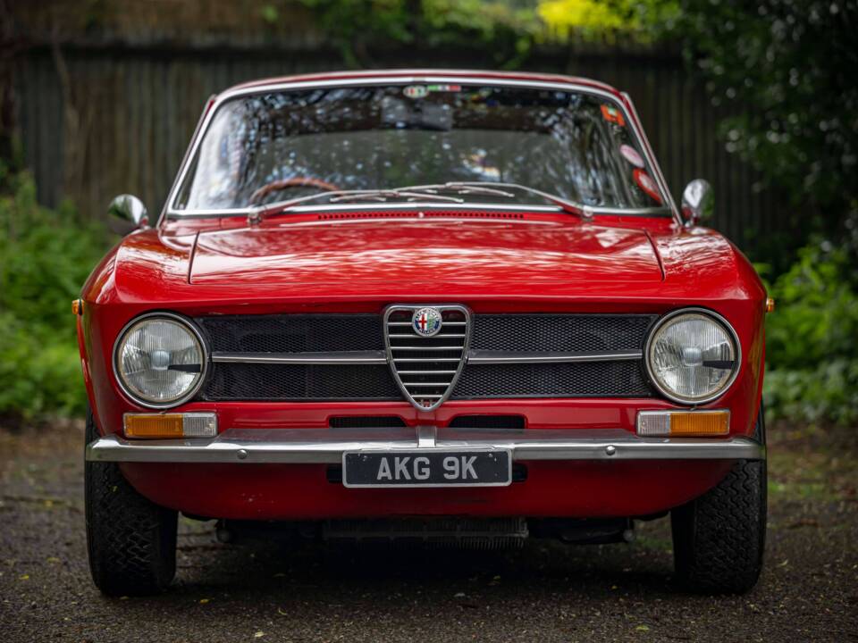 Image 7/8 de Alfa Romeo Giulia 1600 GT Junior (1972)