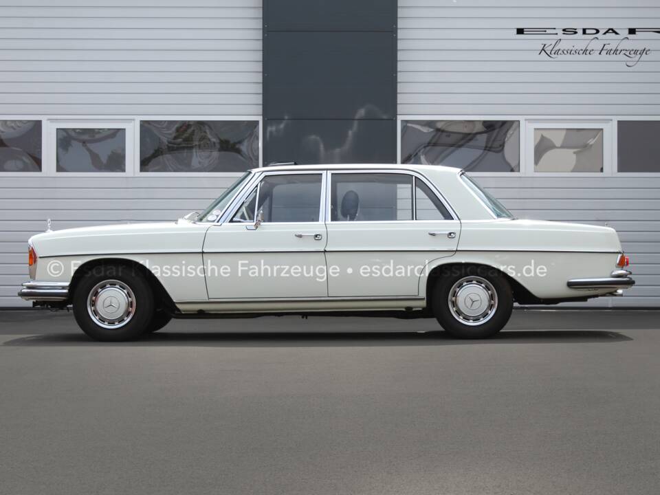 Image 4/35 de Mercedes-Benz 300 SEL 3.5 (1971)